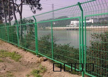 框架護(hù)欄網(wǎng)