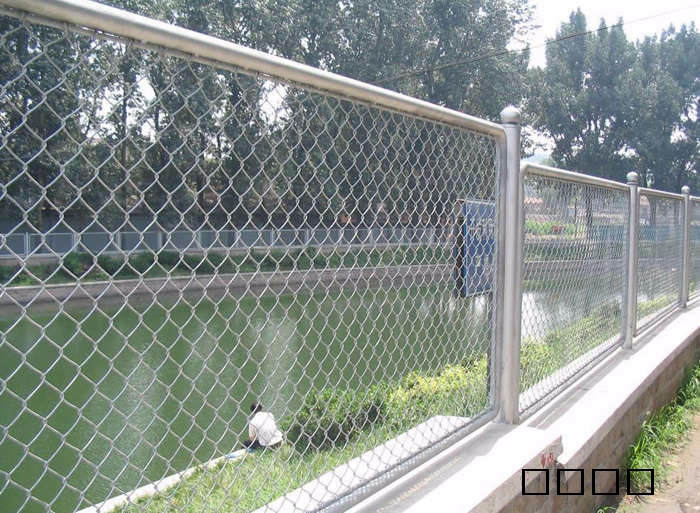 勾花護(hù)欄網(wǎng)