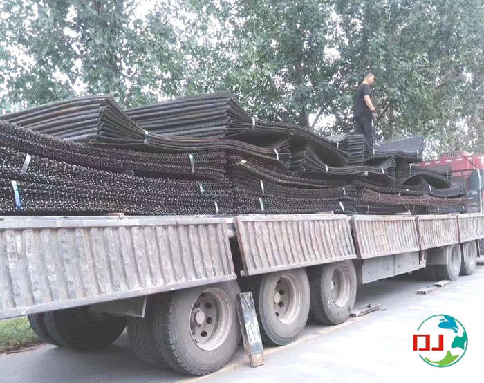 準(zhǔn)備發(fā)貨四川錳鋼篩網(wǎng)